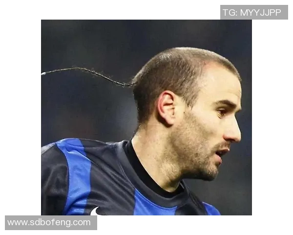 圆脸男足球明星适合的发型推荐让你看起来更有精神与时尚感